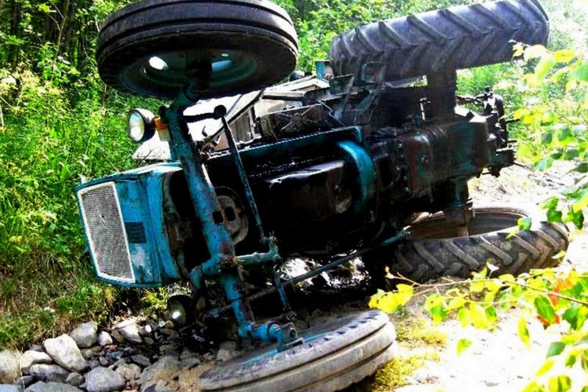 Yardımlıda traktor aşıb, sürücü ölüb Yardımlıda traktor aşıb, sürücü ölüb