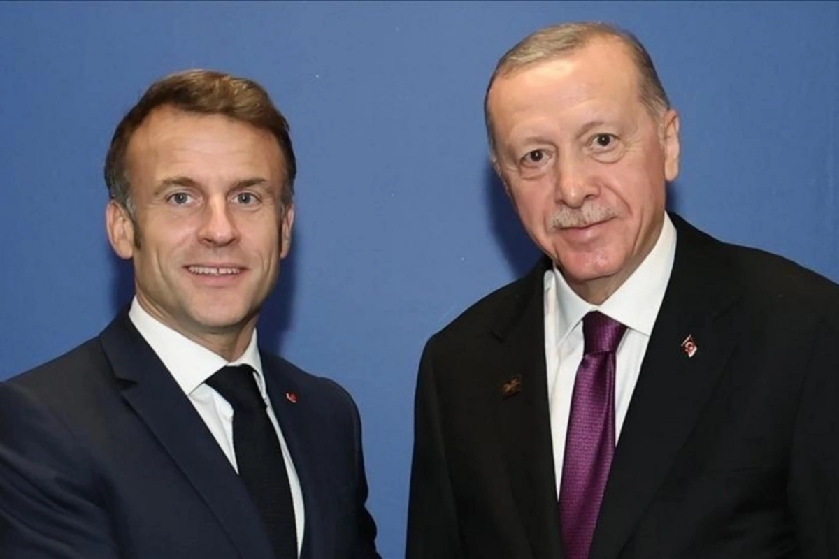 Эрдоган и Макрон обсудили ситуацию на Южном Кавказе