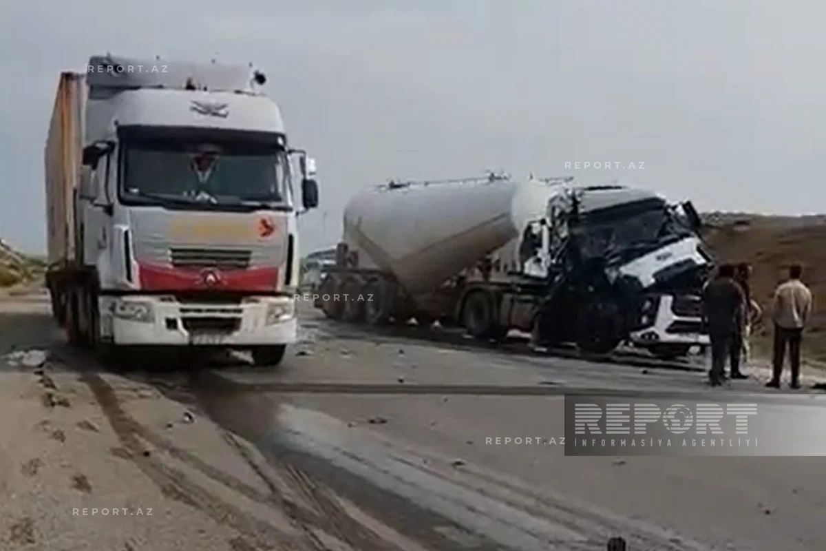Sumqayıtda yük avtomobilləri toqquşub