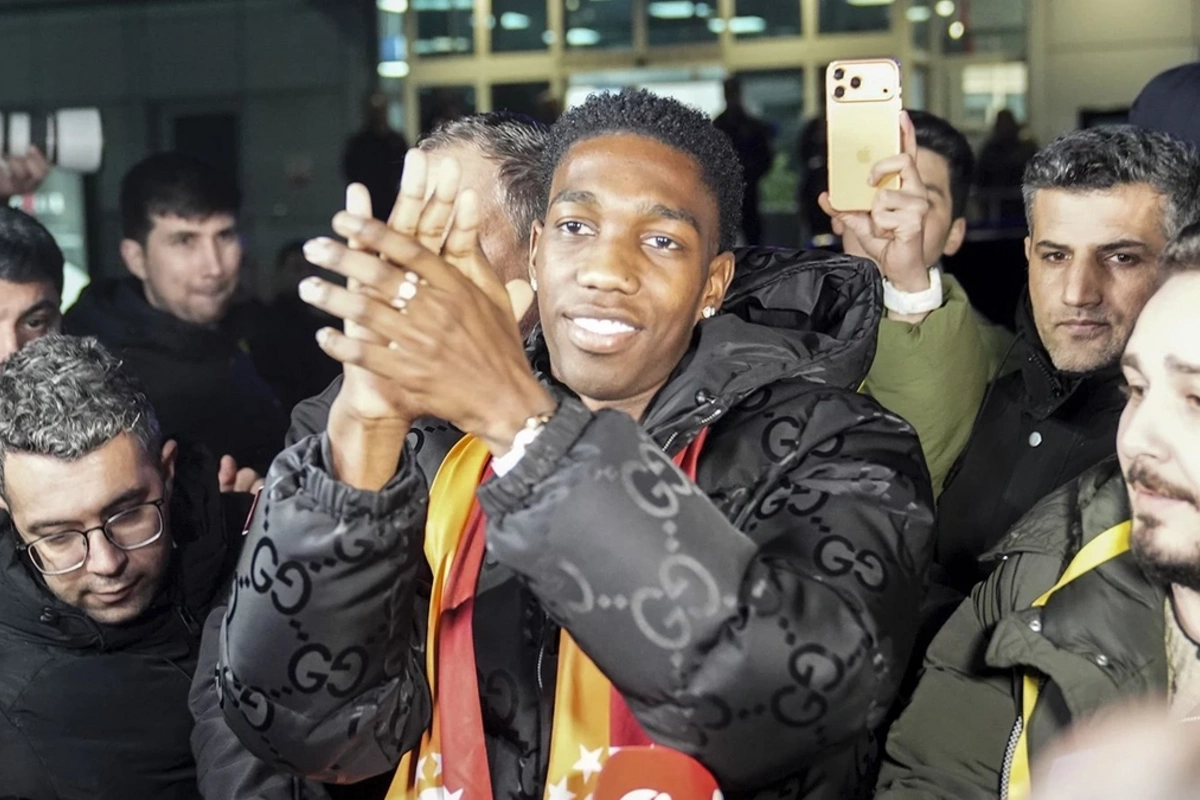 Qalatasaray Yaser Asprilyanı heyətinə qatdı