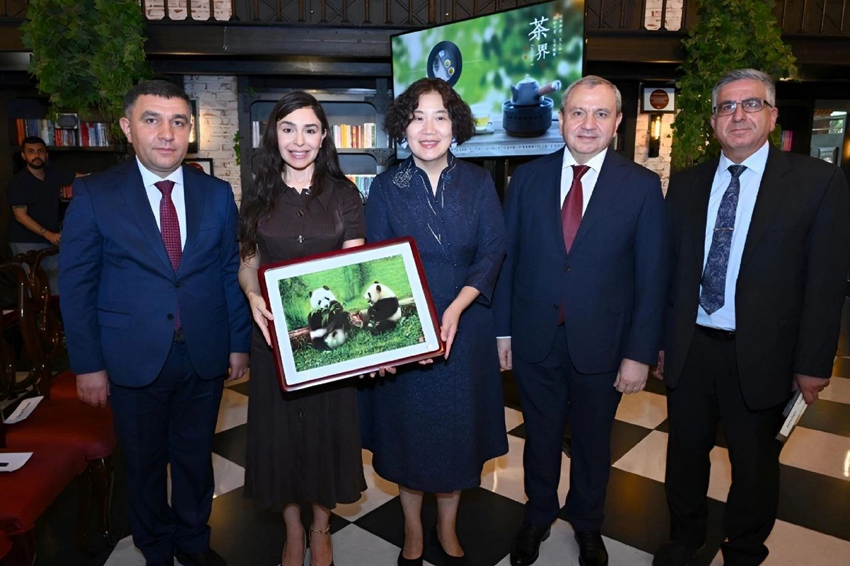 Bakı Kitab Mərkəzində Tanımadığımız Konfutsi adlı gecə keçirilib