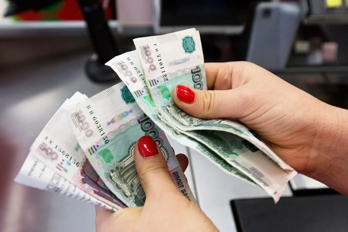 WP: Rusiyada PUA hücumları fonunda banklardan nağd pul çıxarışı rekord səviyyəyə yüksəlib