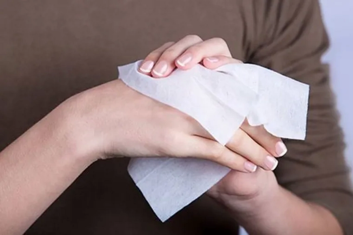 What are the health risks of wet wipes?