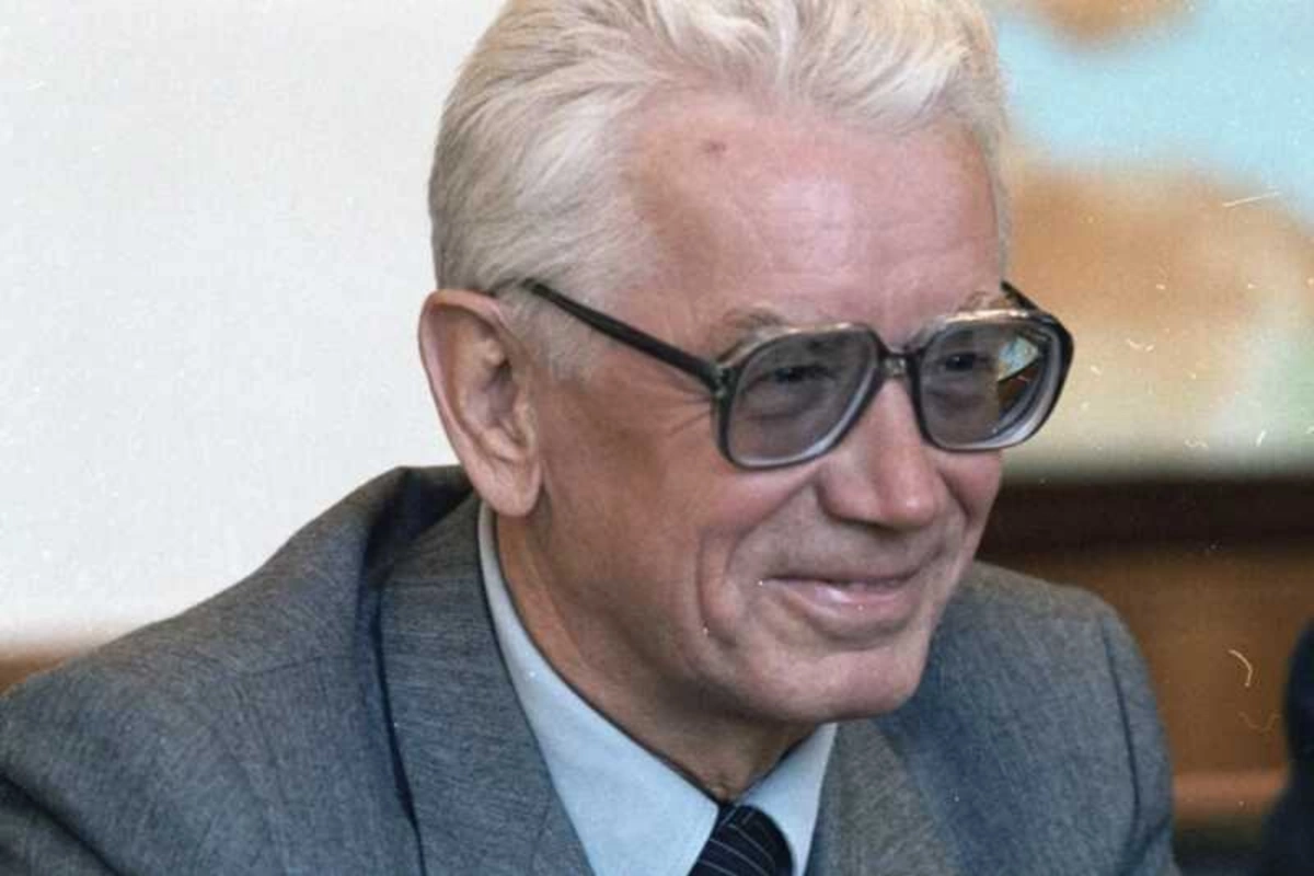 Скончался последний член Политбюро ЦК КПСС Вадим Медведев Скончался последний член Политбюро ЦК КПСС Вадим Медведев