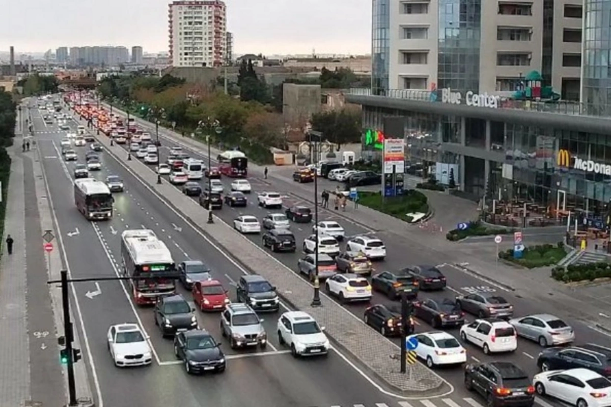 Bakıda 13 istiqamətdə tıxac var