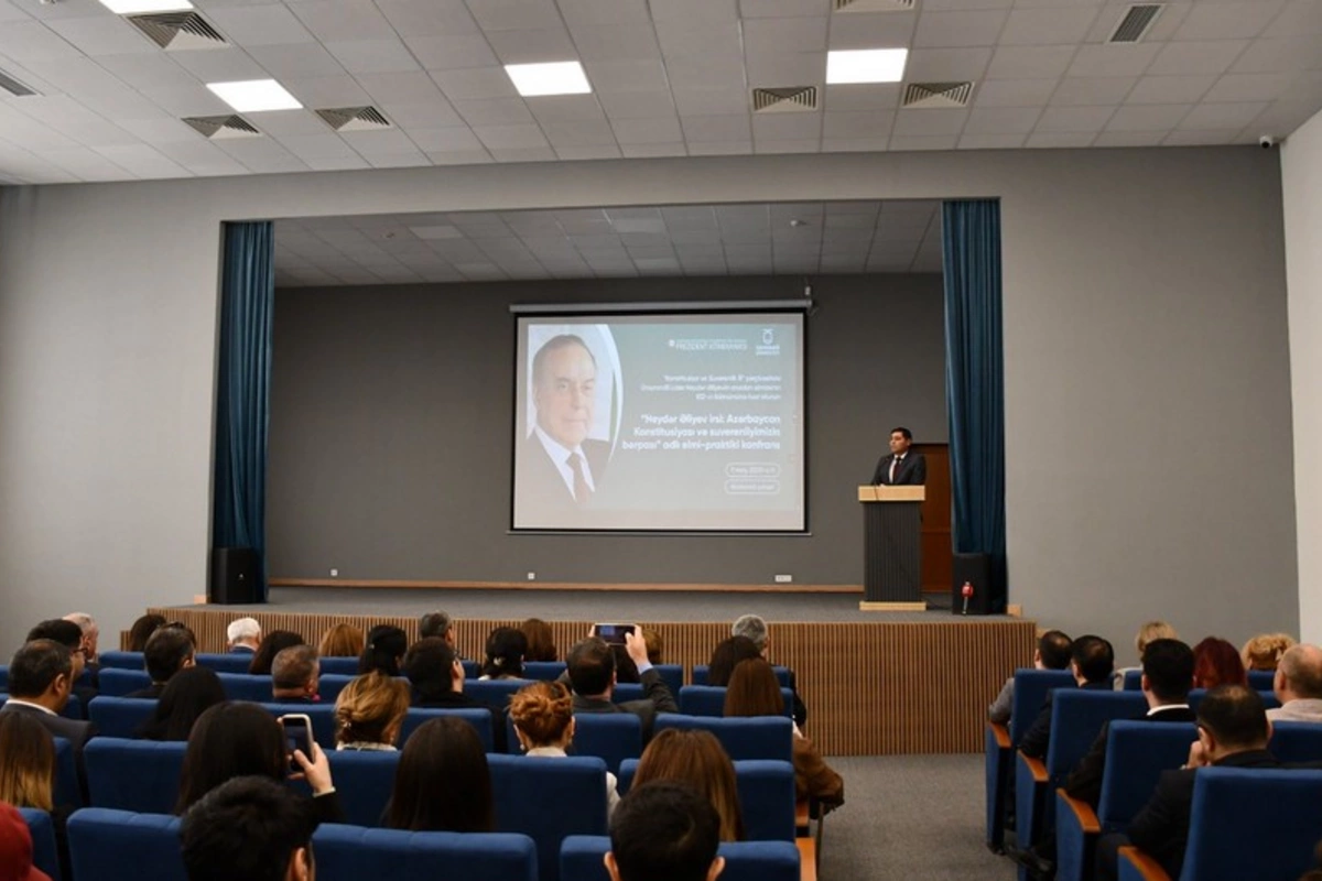 Qarabağ Universitetində Heydər Əliyevin anadan olmasının 102-ci ildönümünə həsr olunmuş konfrans keçirilib