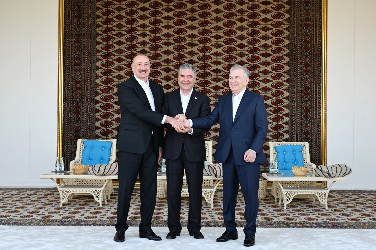 Azərbaycan, Türkmənistan və Özbəkistan əməkdaşlığı genişləndirmək üçün birgə müəssisələr yaradacaq Azərbaycan, Türkmənistan və Özbəkistan əməkdaşlığı genişləndirmək üçün birgə müəssisələr yaradacaq
