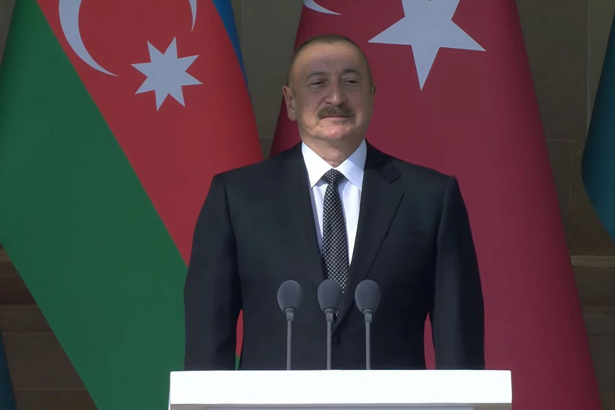 Prezident: Pakistan hərbçilərinin paradda iştirakı Azərbaycan, Türkiyə, Pakistan xalqlarının, ordularının birliyinin təzahürüdür