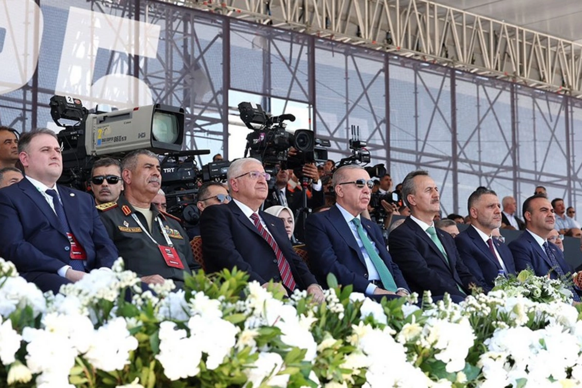 Azərbaycan Müdafiə Nazirliyinin rəhbər heyəti Türkiyədə səfərdədir Azərbaycan Müdafiə Nazirliyinin rəhbər heyəti Türkiyədə səfərdədir