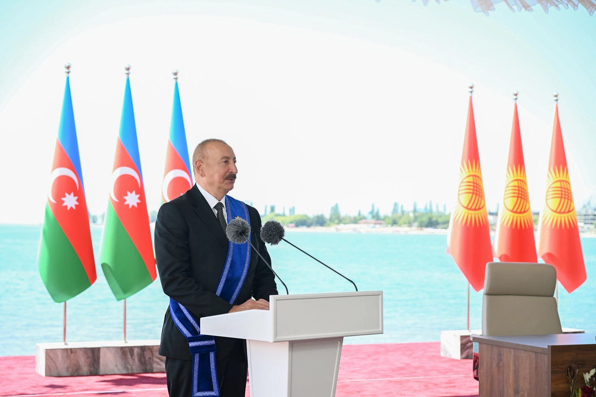 Президенты Азербайджана и Кыргызстана выступили с заявлениями для прессы