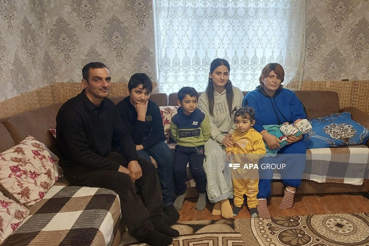 8 nəvəsi var, 10-cu uşağını dünyaya gətirdi