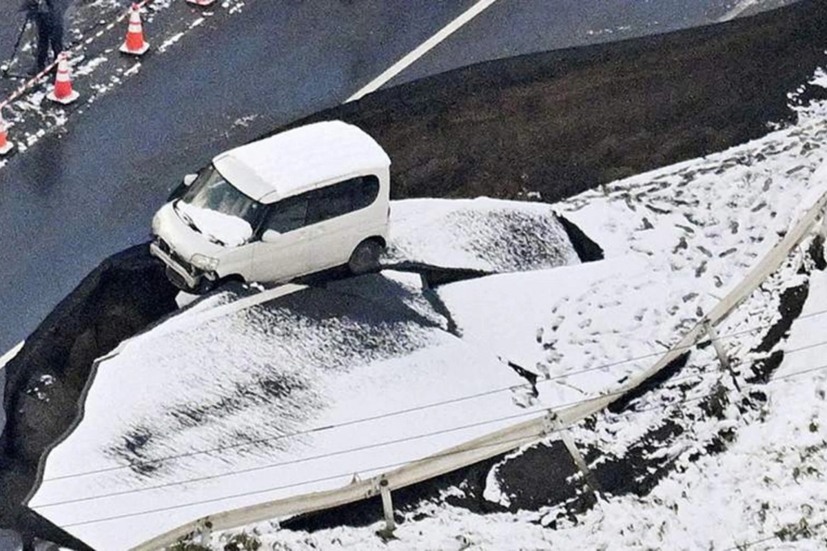 Мощное землетрясение в Японии вызвало сдвиг земной коры