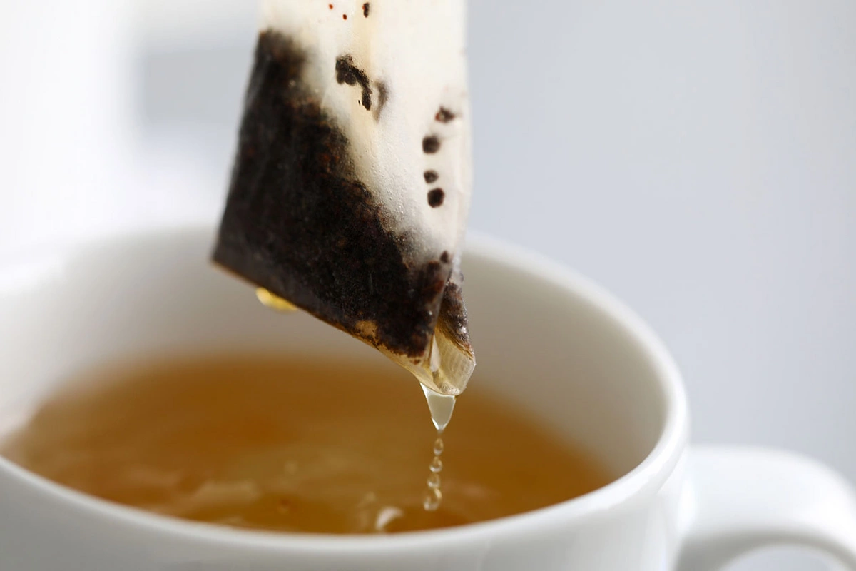 Scientists have discovered: tea bags release billions of toxic particles into water