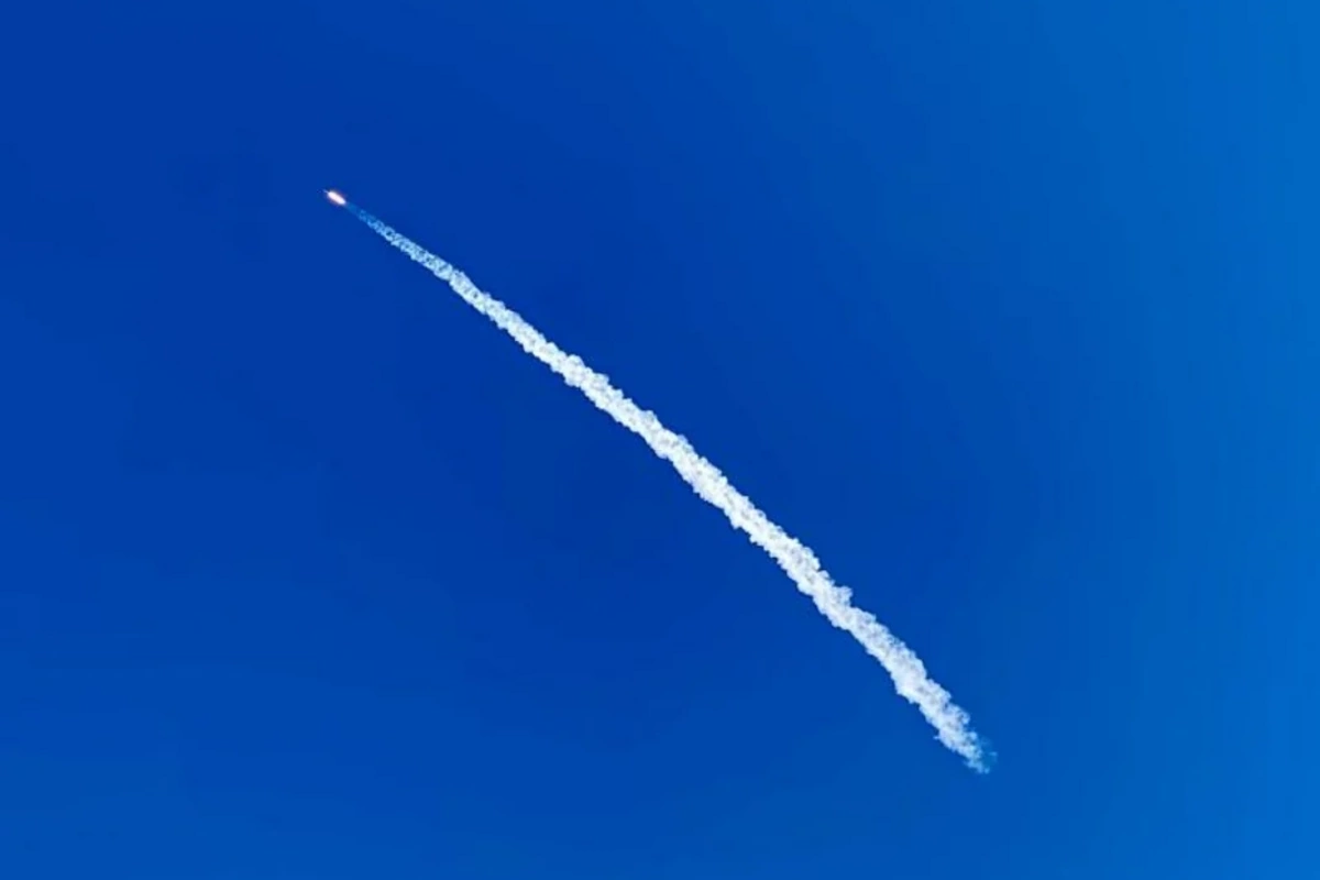 СМИ: В США провели испытания неизвестной ракеты