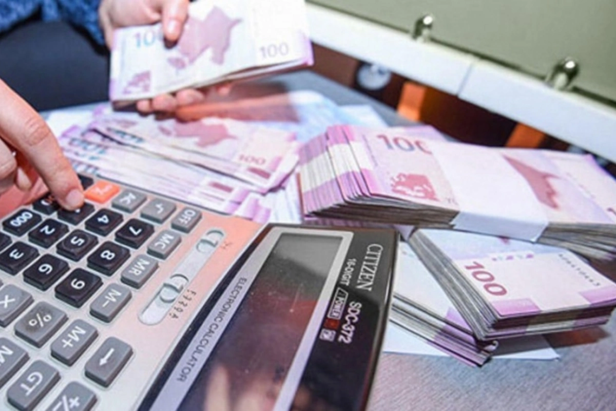 Azərbaycanda büdcə təşkilatlarında çalışan işçilərin yeni maaşları təsdiqlənib