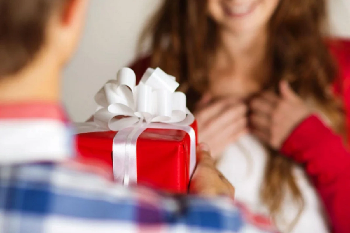 Bakıda yeni təhlükəli dəb: Sevgini qan və məzar torpağı ilə sübut edirlər