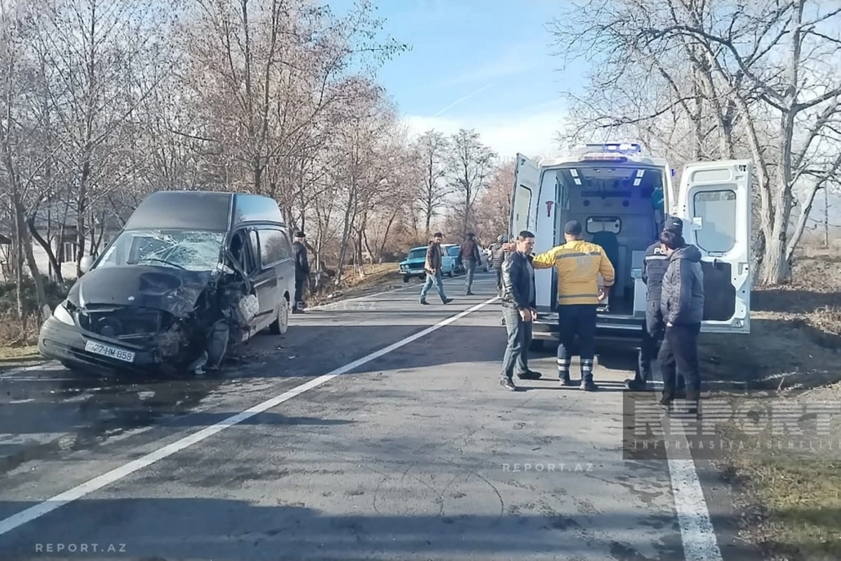 Oğuzda yük və minik avtomobilləri toqquşub, xəsarət alanlar var