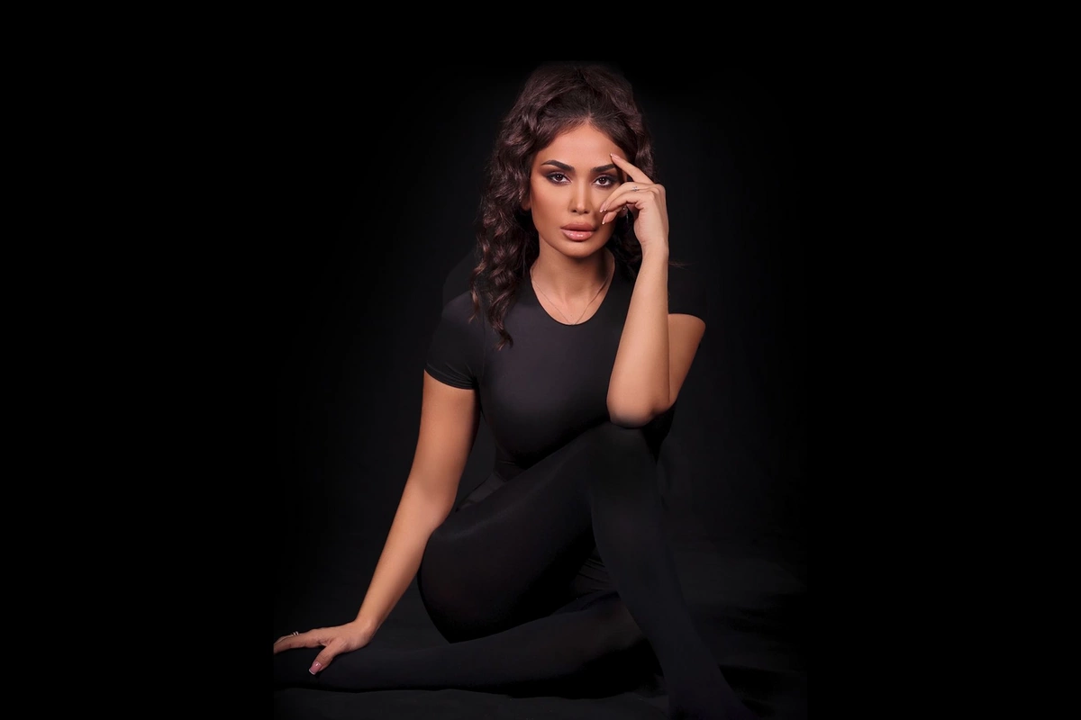 Pərvin Abıyevadan CAZİBƏDAR FOTOSESSİYA Pərvin Abıyevadan CAZİBƏDAR FOTOSESSİYA