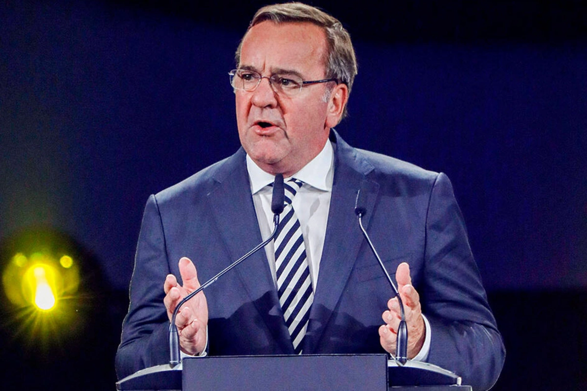 Министр обороны Германии: Возможно, мы провели последнее мирное лето