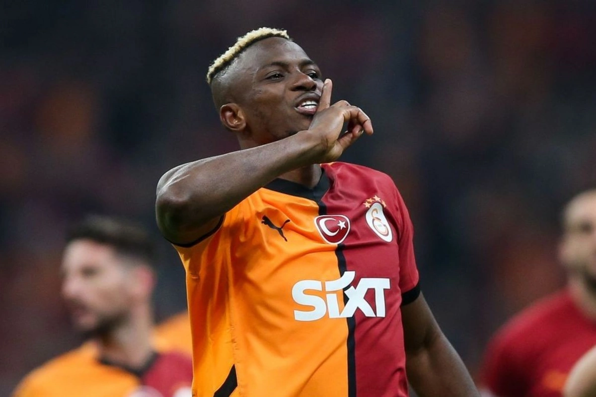 Qalatasaray Osimhen üçün Napoli ilə razılıq əldə edib Qalatasaray Osimhen üçün Napoli ilə razılıq əldə edib