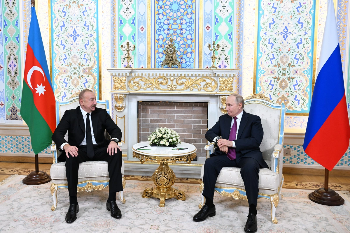 Düşənbədə İlham Əliyevin Vladimir Putinlə təkbətək görüşü olub Düşənbədə İlham Əliyevin Vladimir Putinlə təkbətək görüşü olub
