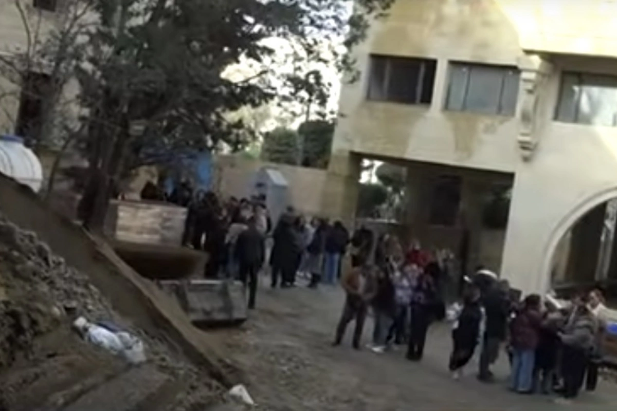 İncəsənət Gimnaziyasındakı vəziyyət valideynləri özündən çıxardı: Musiqini onlayn keçmək olar?!