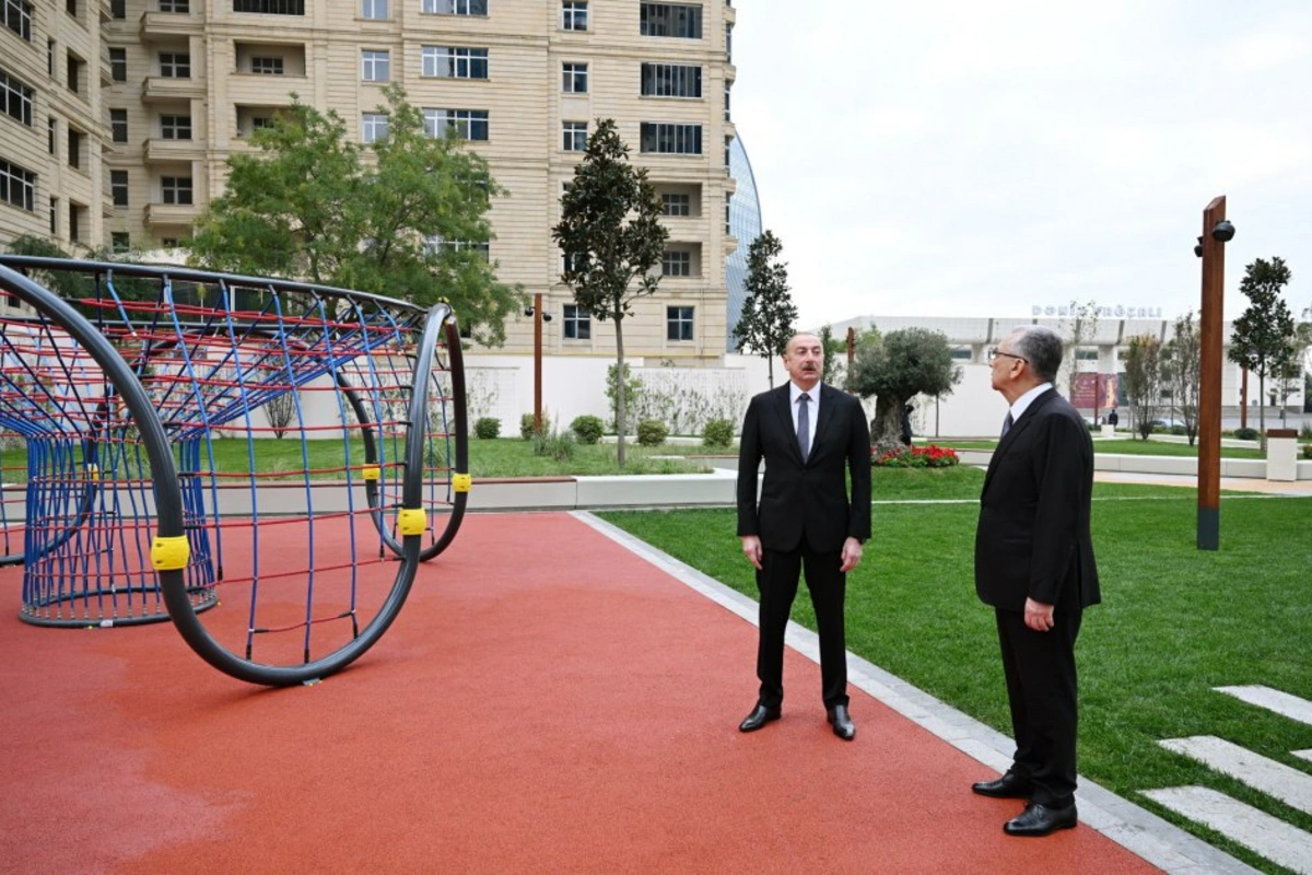 İlham Əliyev Bakıda yeni salınan parkda yaradılan şəraitlə tanış olub İlham Əliyev Bakıda yeni salınan parkda yaradılan şəraitlə tanış olub