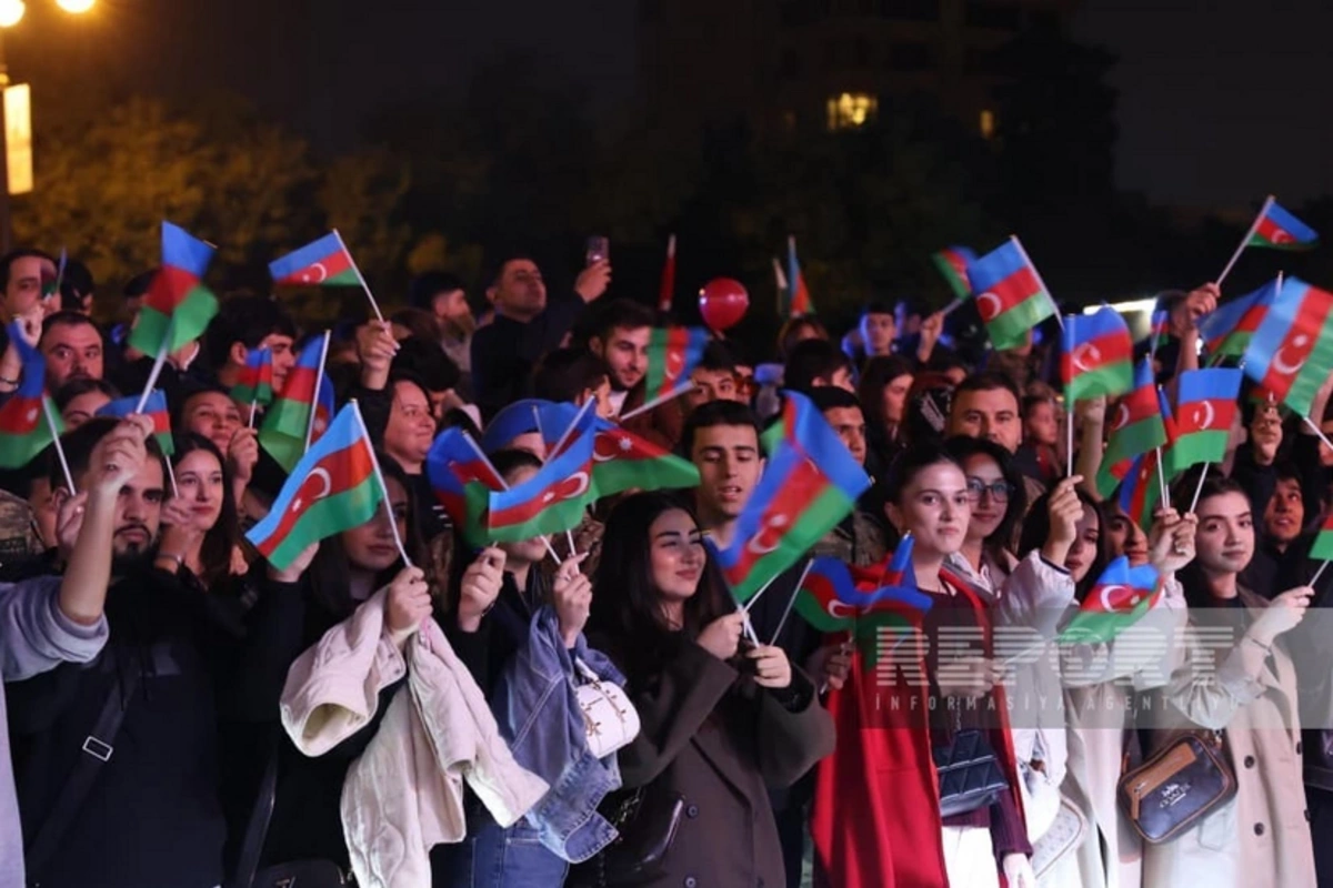 В Баку концерт по случаю Дня Победы завершился фейерверком