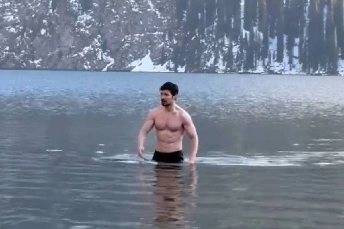 Pavel Durov showed how he swims in a lake in Kazakhstan where swimming is prohibited Pavel Durov showed how he swims in a lake in Kazakhstan where swimming is prohibited