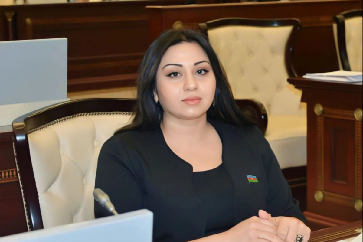 Məktəbdə geyim qaydaları necə olmalıdır? - Örtülü geyinsələr daha yaxşı olar