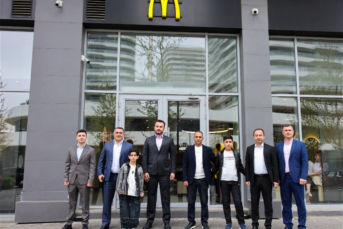 McDonalds Azərbaycan dünya çempionu olan gənc karateçini dəstəklədi