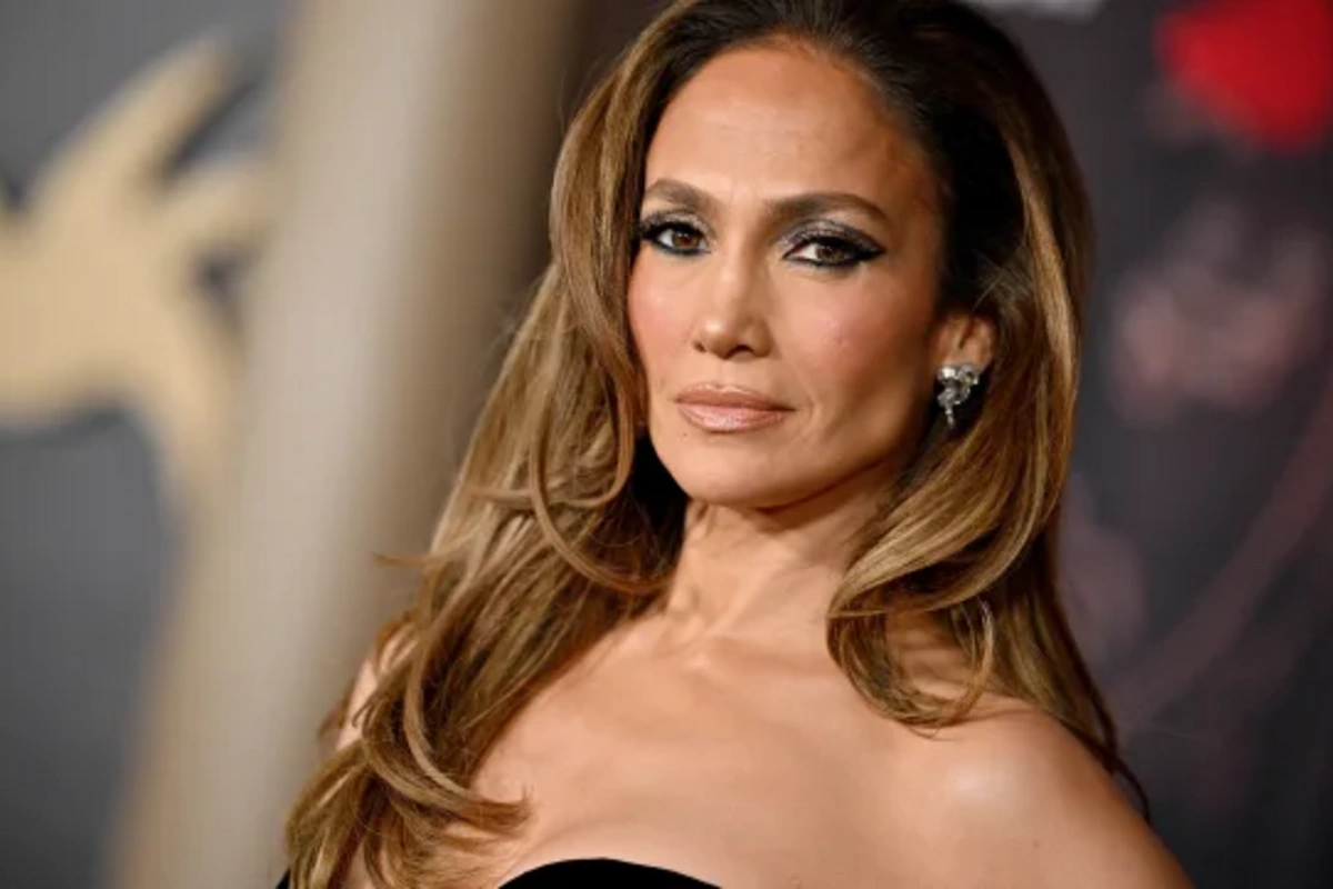 56 yaşlı Cennifer Lopez uşaqlıq fotosunu paylaşdı 56 yaşlı Cennifer Lopez uşaqlıq fotosunu paylaşdı