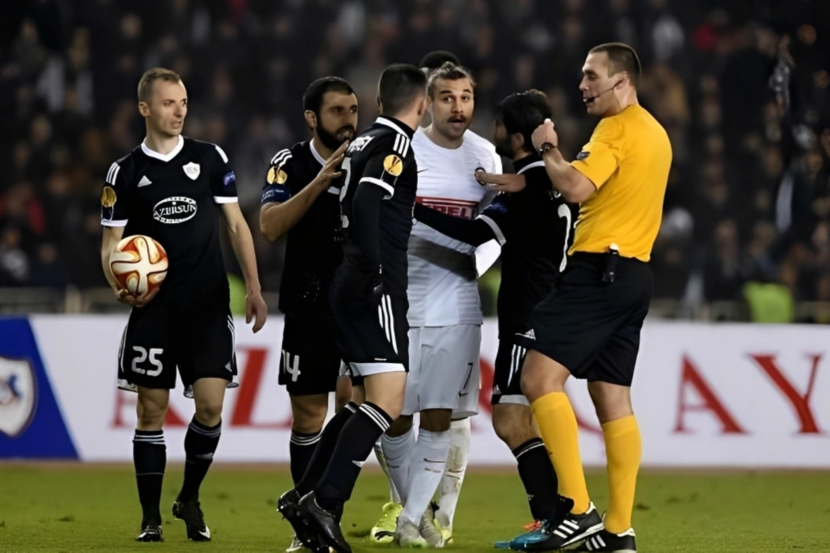 Qarabağın İnterlə oyunda qolunu saymayan hakim yenidən Bakıya gəlir Qarabağın İnterlə oyunda qolunu saymayan hakim yenidən Bakıya gəlir