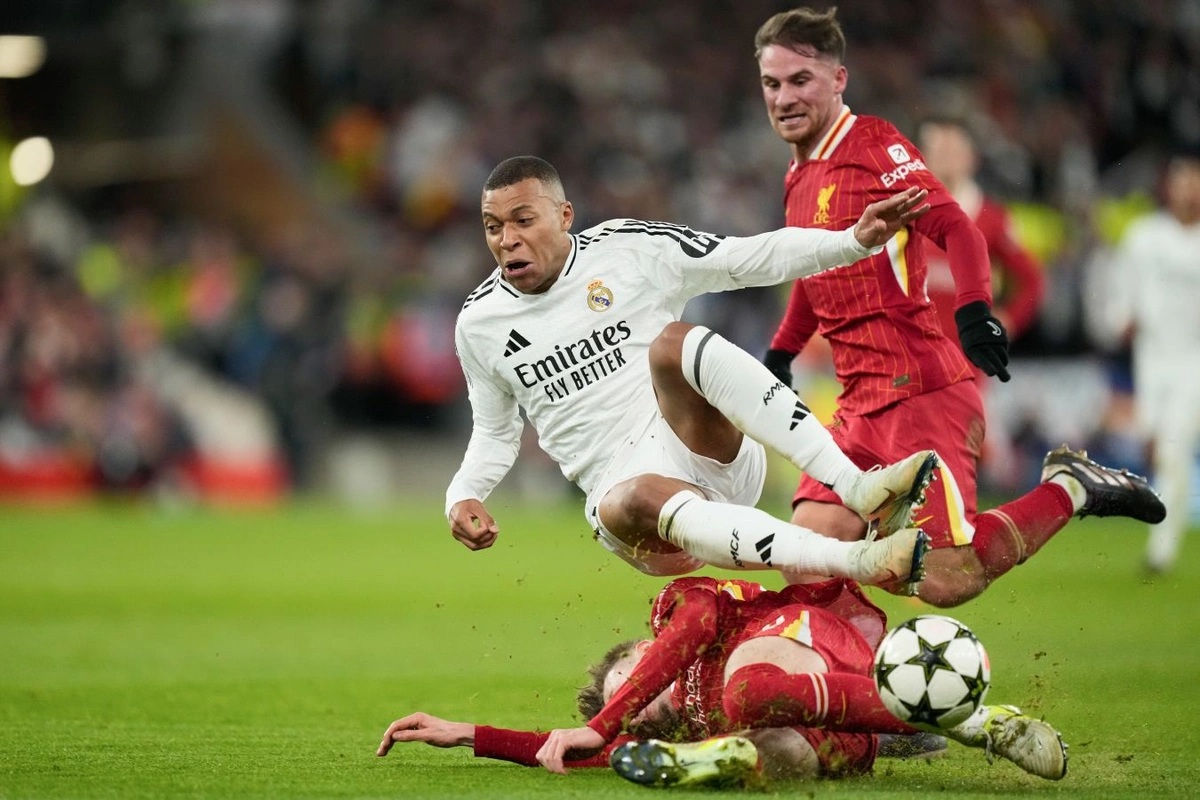 Real Madrid Çempionlar Liqasında düşmə xəttinin bir addımlığındadır Real Madrid Çempionlar Liqasında düşmə xəttinin bir addımlığındadır