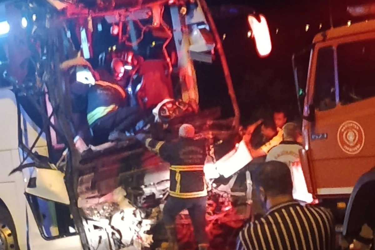 Türkiyədə avtobus TIR-la toqquşdu: 2 ölü, 22 yaralı