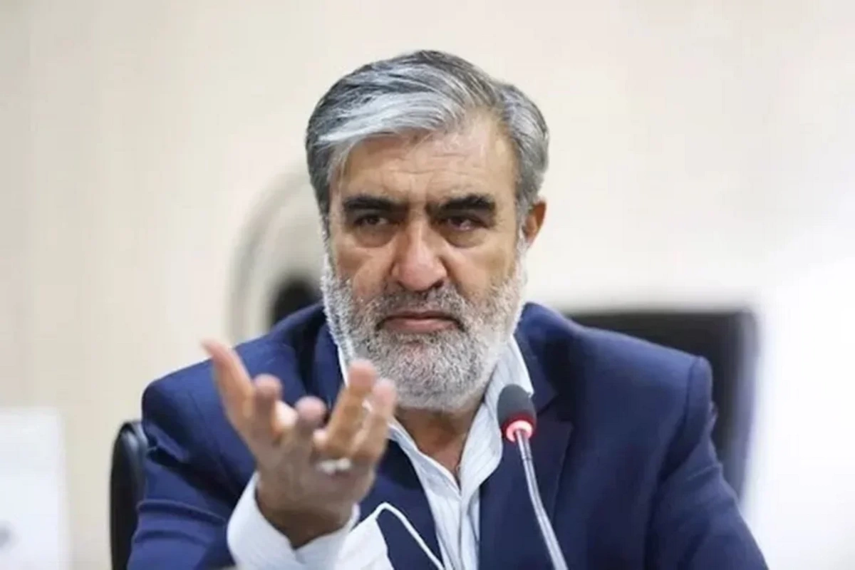 İran Fransanın xəyanətlərini xatırlatdı