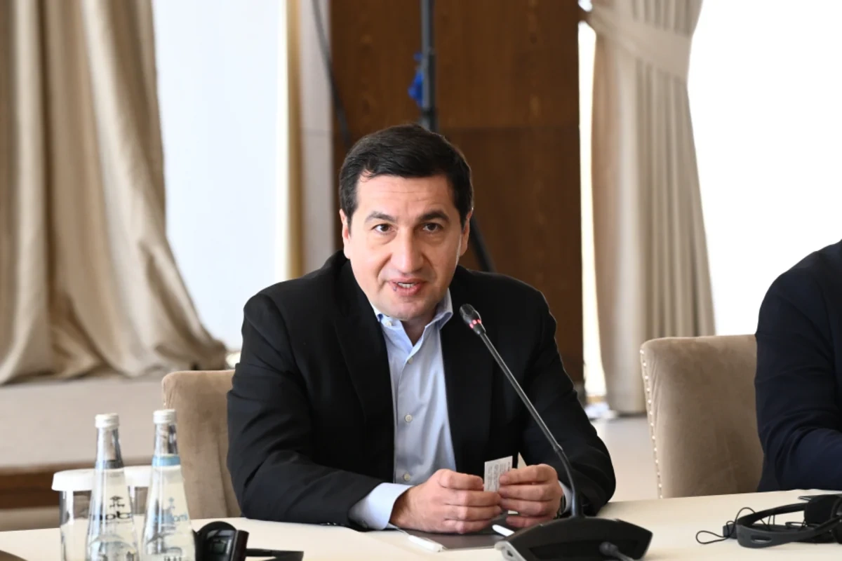 Hikmət Hacıyev Sülh Körpüsü təşəbbüsünün iştirakçıları ilə görüşdən paylaşım etdi - FOTO