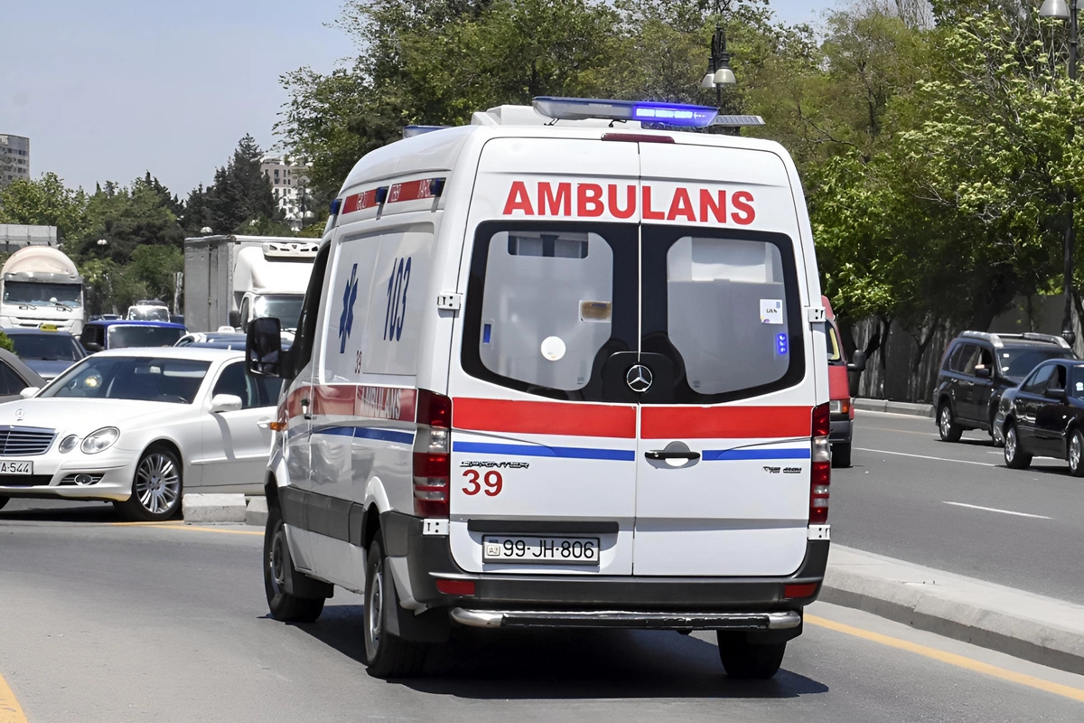 Bakıda parkda huşşsuz vəziyyətdə tapılan 39 yaşlı kişi ölüb Bakıda parkda huşşsuz vəziyyətdə tapılan 39 yaşlı kişi ölüb
