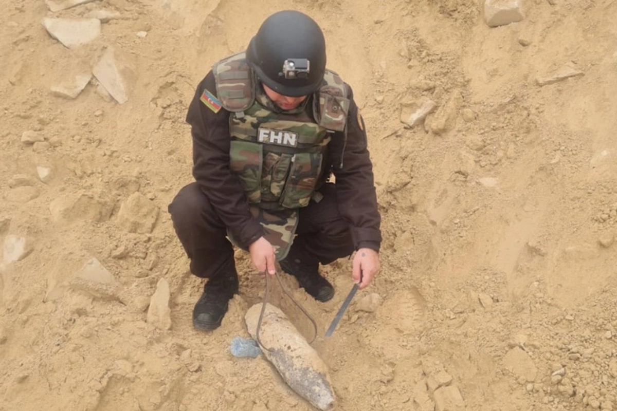 В Баку обнаружен артиллерийский снаряд