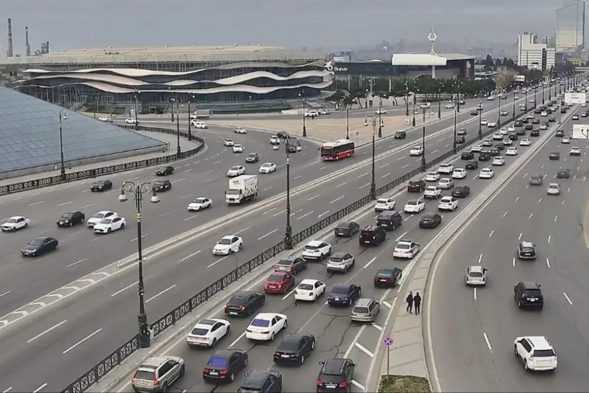 Paytaxtın sıxlıq olan küçələrinin SİYAHISI