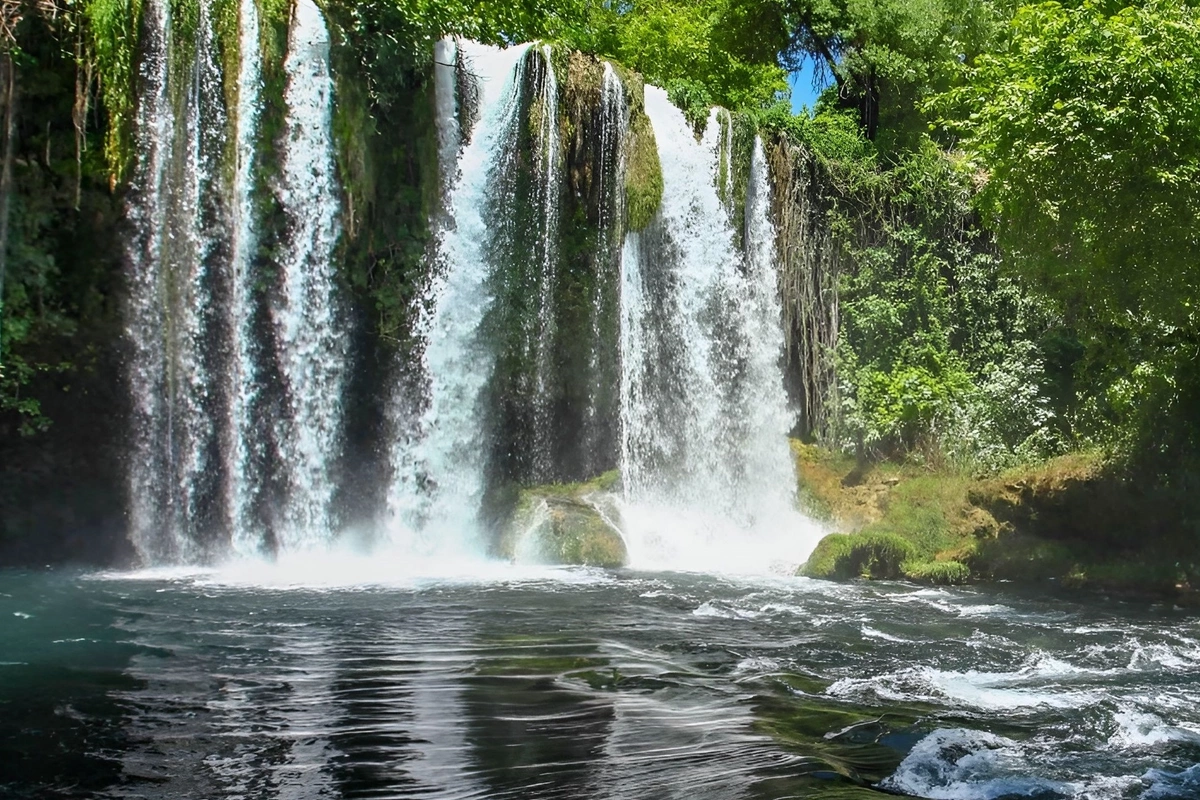 Azərbaycanda yeni şəlalə tapıldı