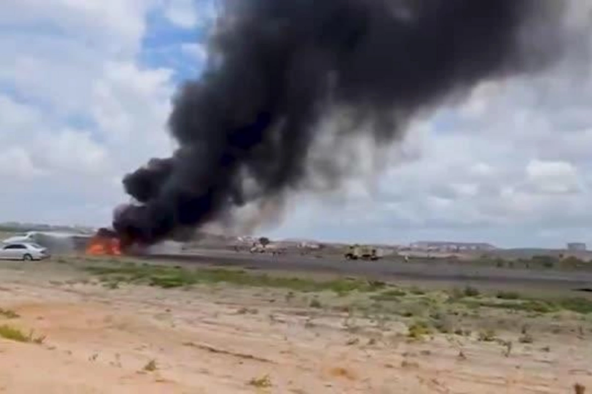 Plane on fire in Africa with minister on board captured on video