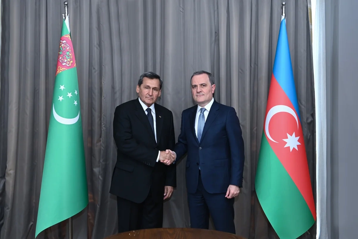 Azərbaycan Türkmənistan münasibətlərinin vəziyyəti və inkişaf perspektivləri müzakirə olunub