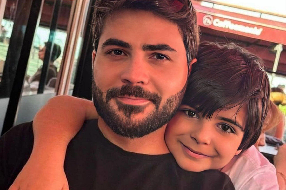 Azərbaycanlı müğənninin oğlunun əsərləri Luvr muzeyində sərgiləndi Azərbaycanlı müğənninin oğlunun əsərləri Luvr muzeyində sərgiləndi