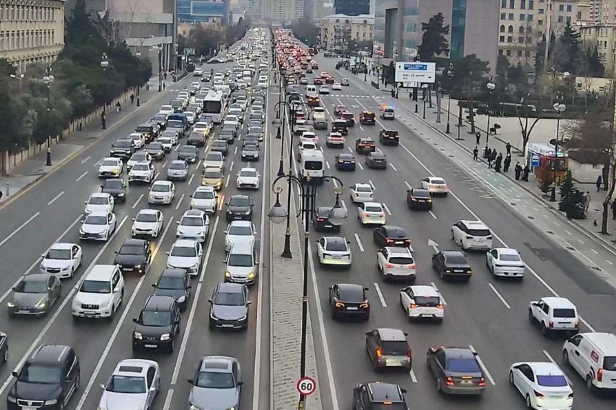 Paytaxtda 20 istiqamətdə SIXLIQ VAR