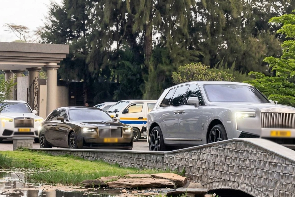Dəbdəbəli yas mərasimindəki Rolls-Royce korteji diqqət çəkdi