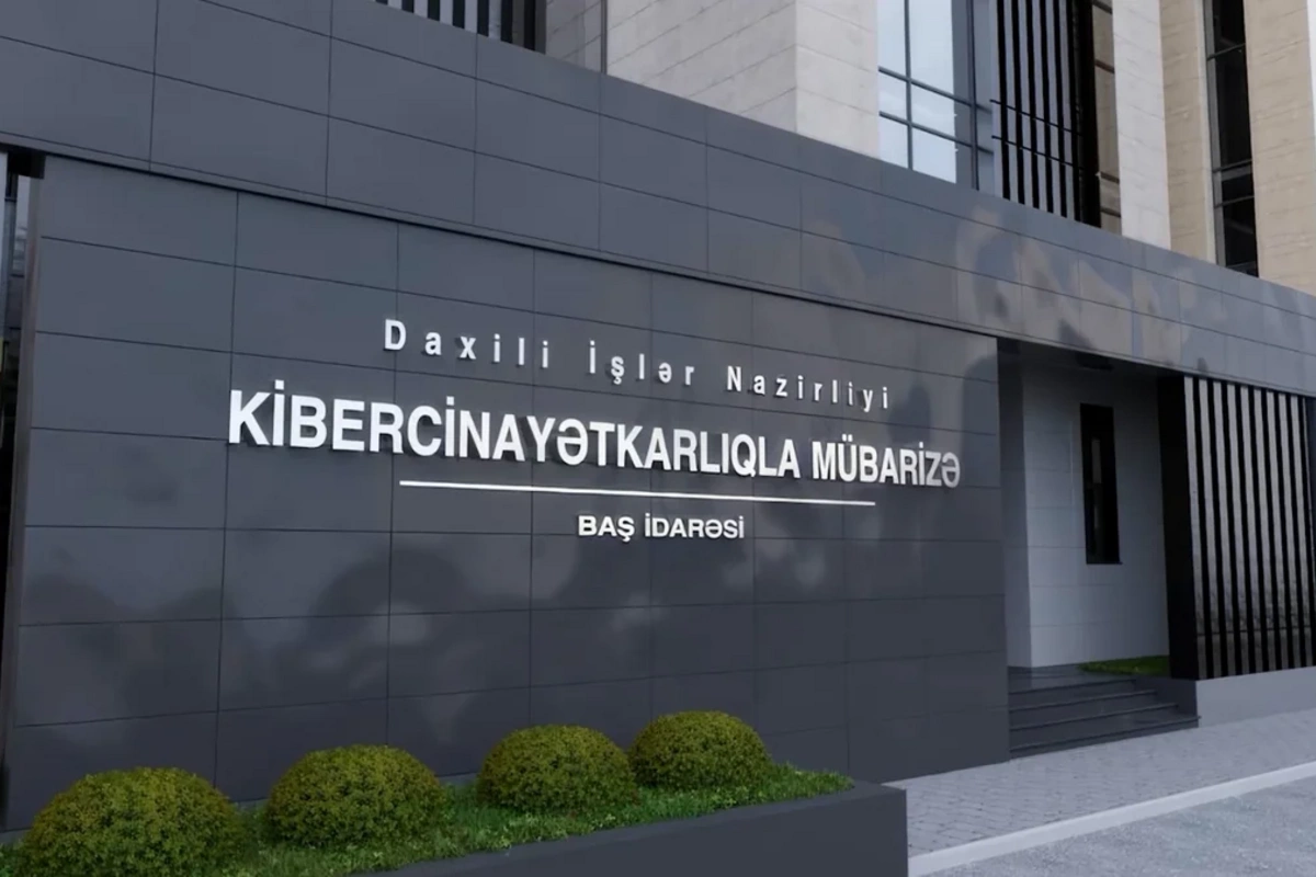 Bankların adından kiberdələduzluq etməkdə şübhəli bilinən şəxslər saxlanılıb