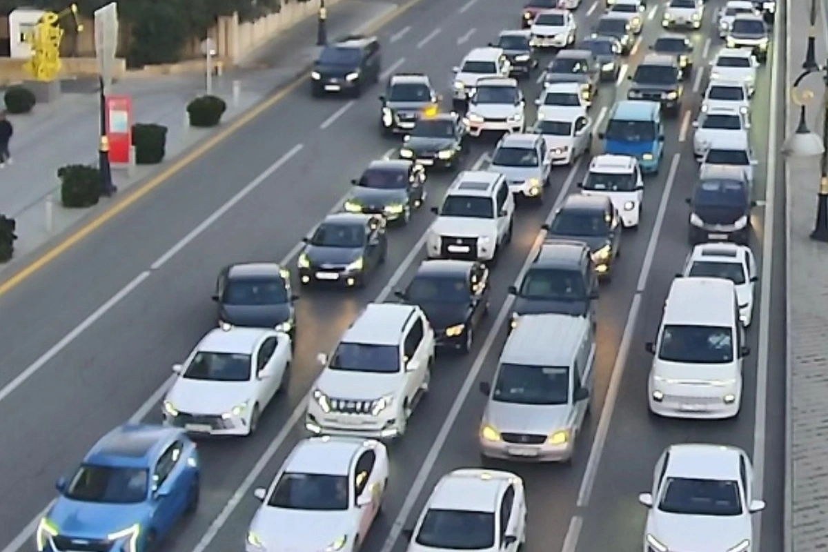 Bakıda 16 yolda tıxac var