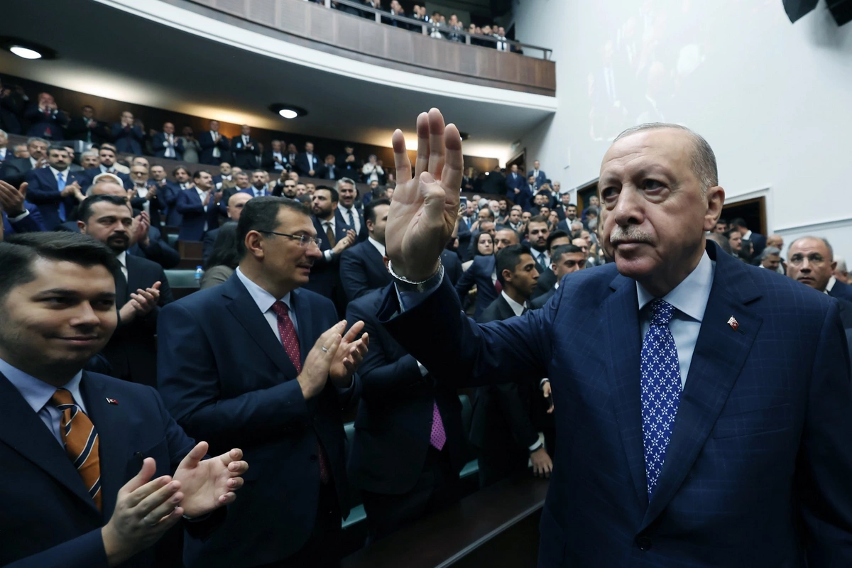 Ərdoğanın geyimindəki gizli mesaj