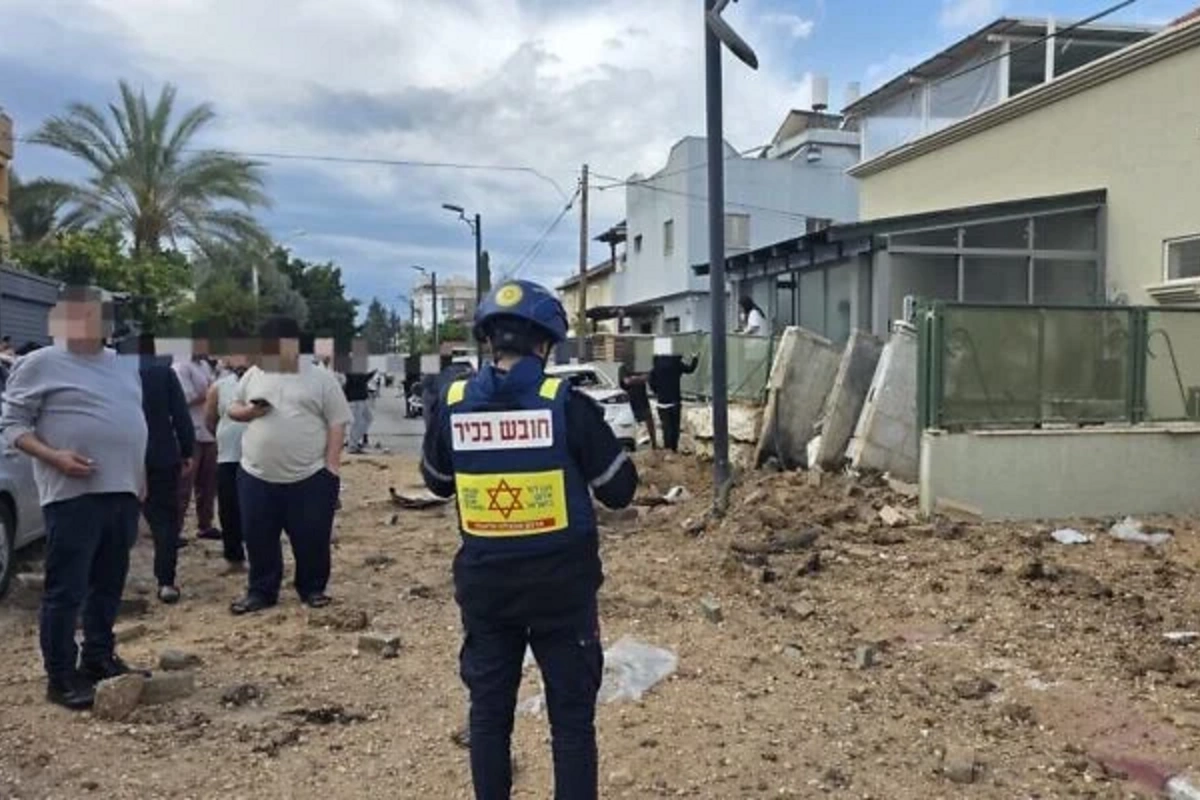 İran İsrailin mərkəzi hissələrinə kasetli bomba atıb